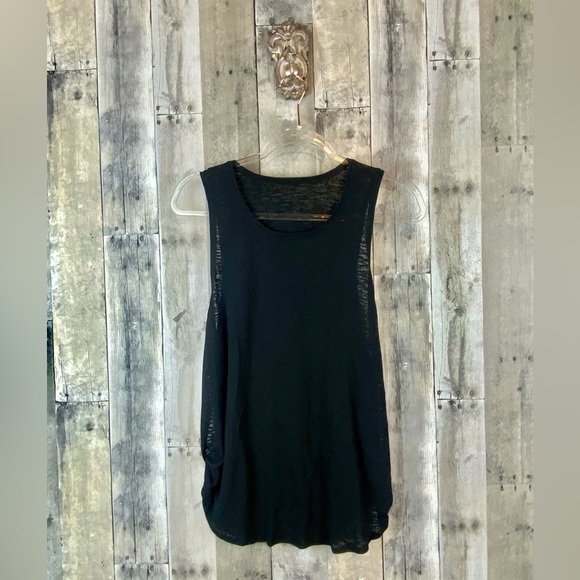 Lululemon Round Two Tank in Black Size 8. - Picture 2 of 8